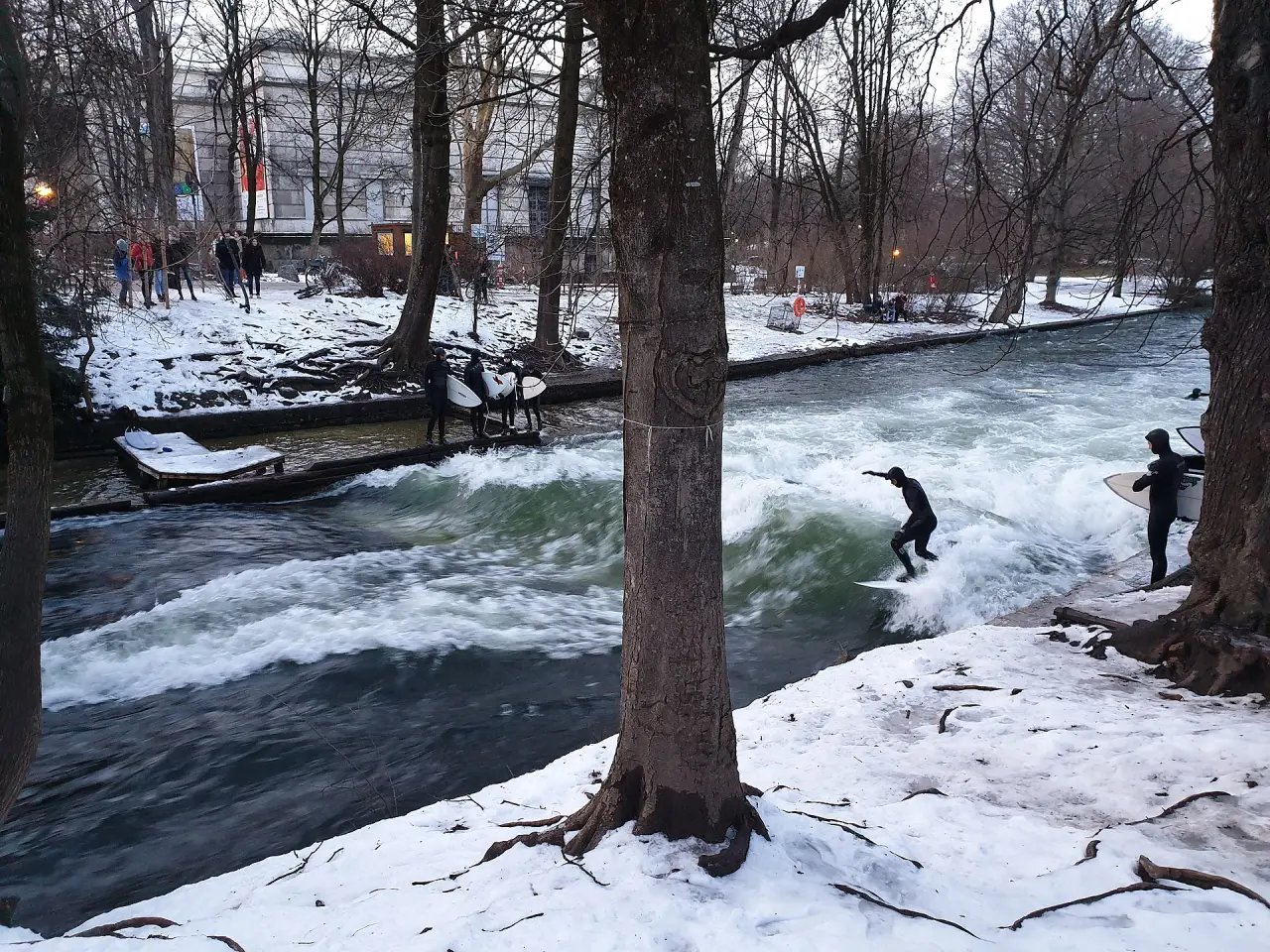 Eisbachwelle