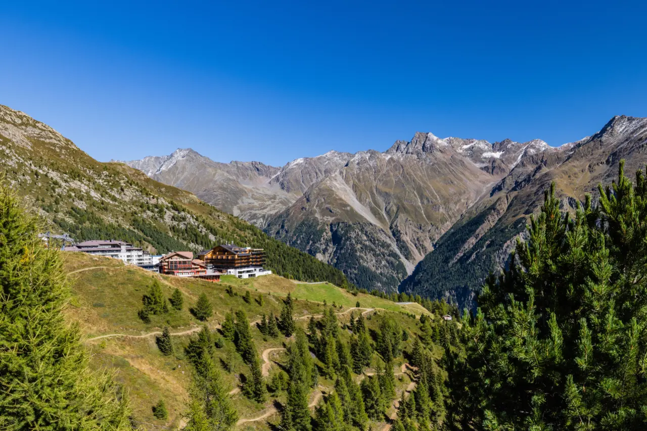 Wellnesshotels mit Infinity Pool im Tiroler Oberland