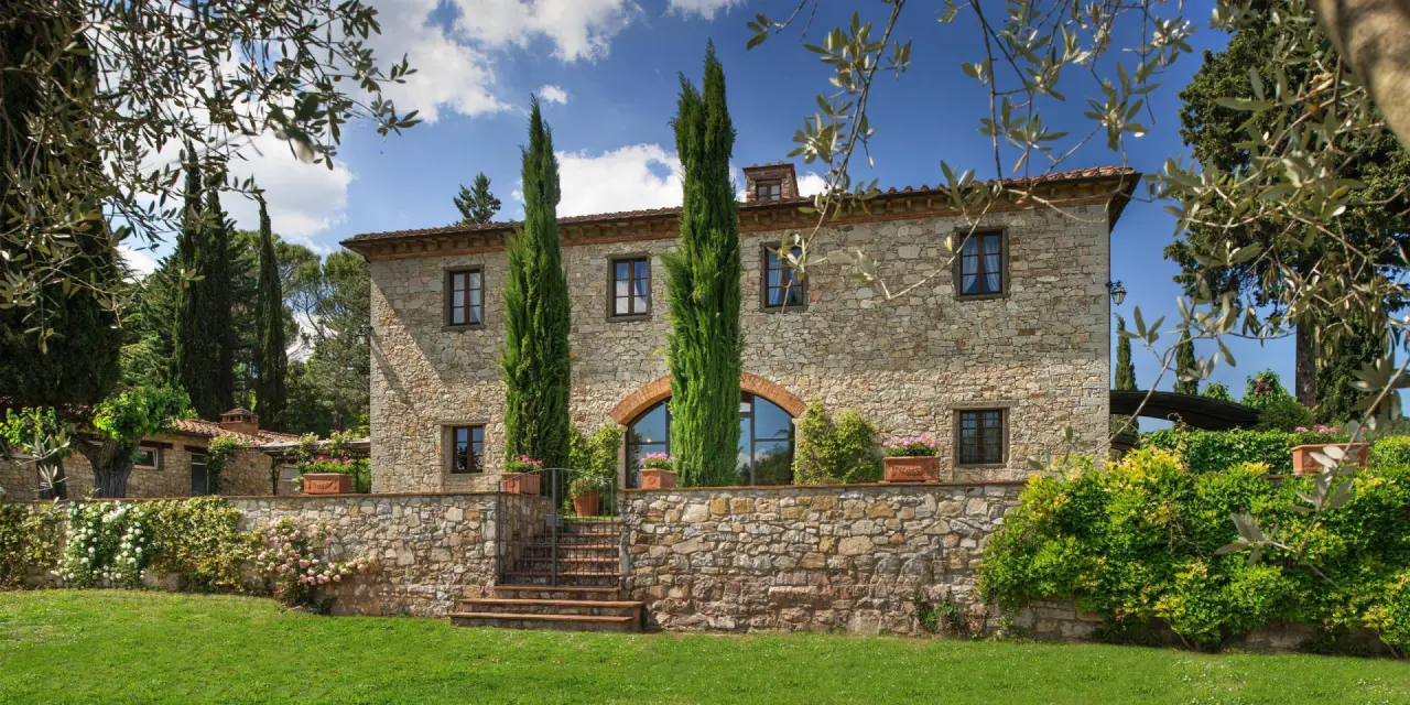 Castello di Spaltenna in Gaiole in Chianti – Charmantes Hotelgebäude mit Zypressen und Garten | Wellnesshotel Chianti