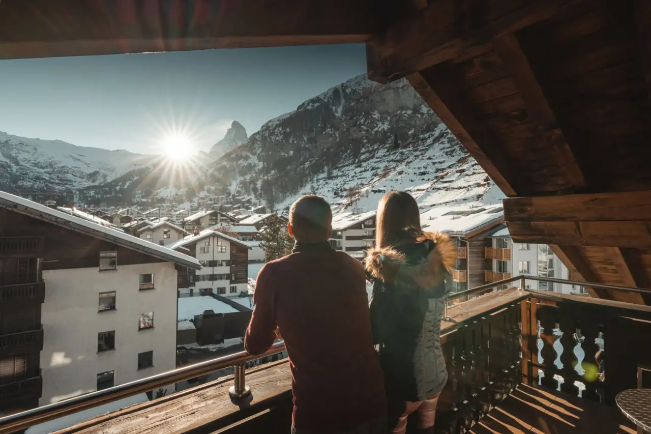 Alpen Resort Hotel in Zermatt – Entspannende Rückenmassage im modernen Spa-Bereich | Wellnesshotel Wallis