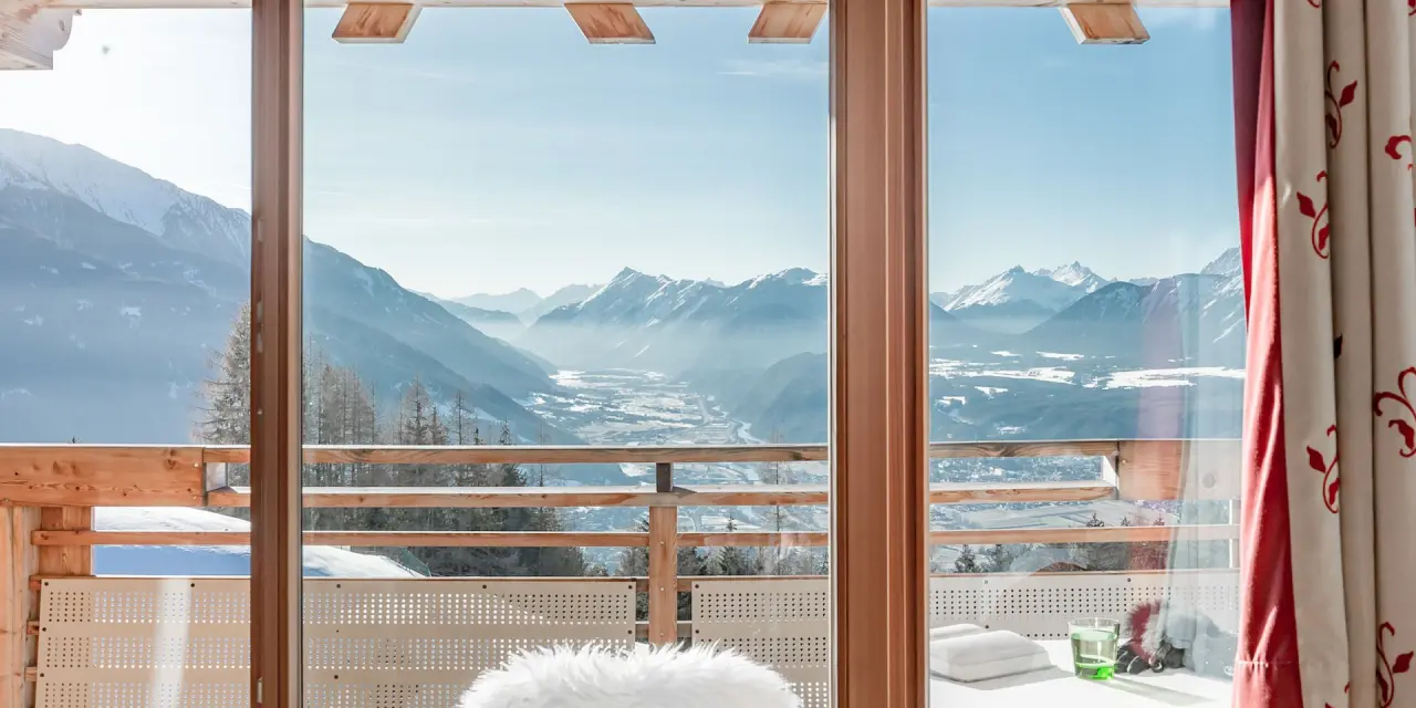 Inntalerhof in Mösern bei Seefeld – Atemberaubender Bergblick aus einem Hotelzimmer | Wellnesshotel Tirol
