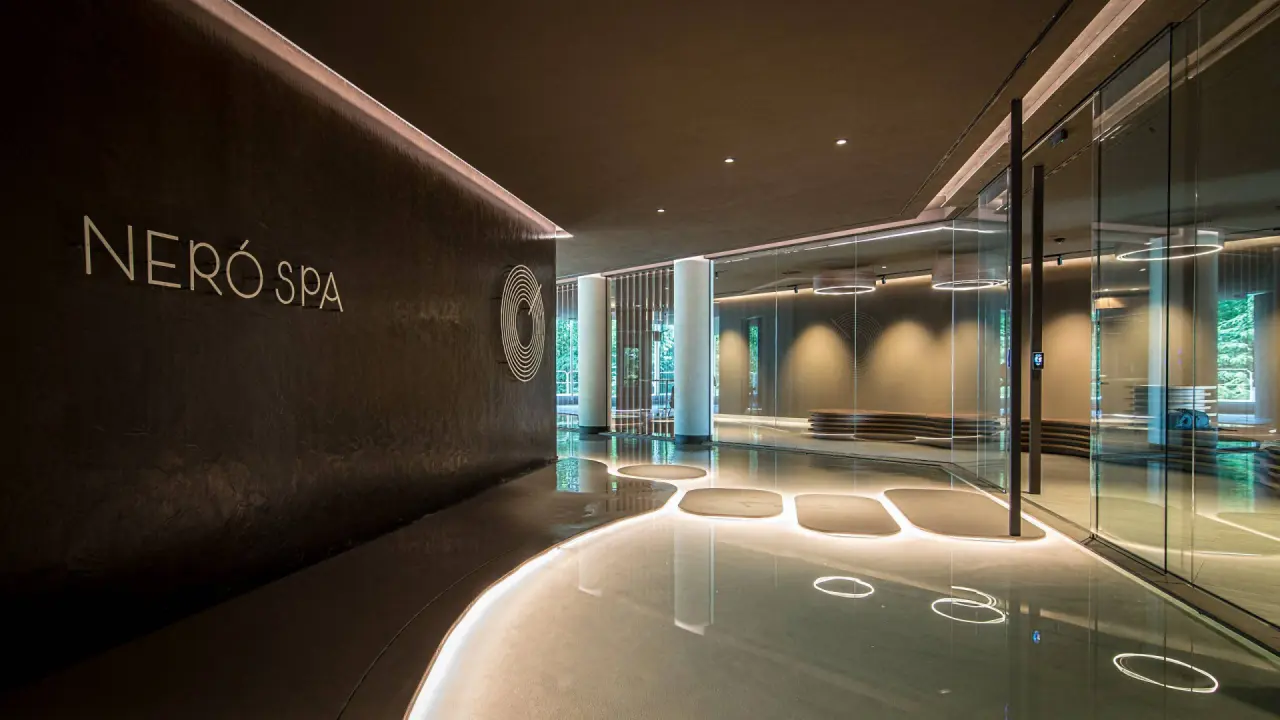Terme Preistoriche Resort & Spa in Abano Terme – Moderner Eingangsbereich des NERÓ SPA | Wellnesshotel Venetien