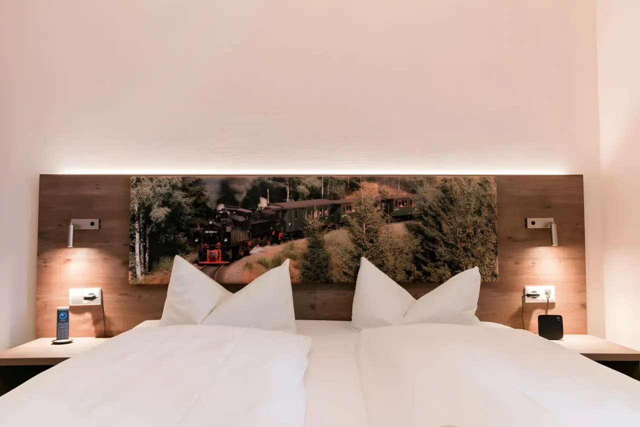 Hotel Panoramic in Bad Lauterberg – Komfortables Doppelzimmer mit Holzkopfteil | Wellnesshotel Harz