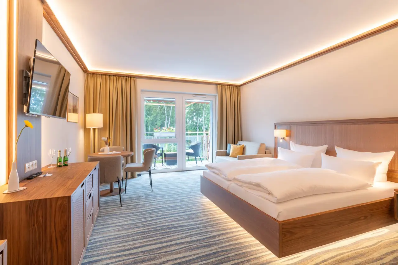 Strandhotel Seerose in Seebad Kölpinsee – Komfortables Hotelzimmer mit Balkon | Wellnesshotel Ostseeküste