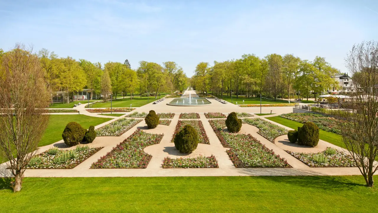 Best Western Premier Park Hotel & Spa in Bad Lippspringe – Weitläufige Parkanlage mit Springbrunnen | Wellnesshotel Teutoburger Wald
