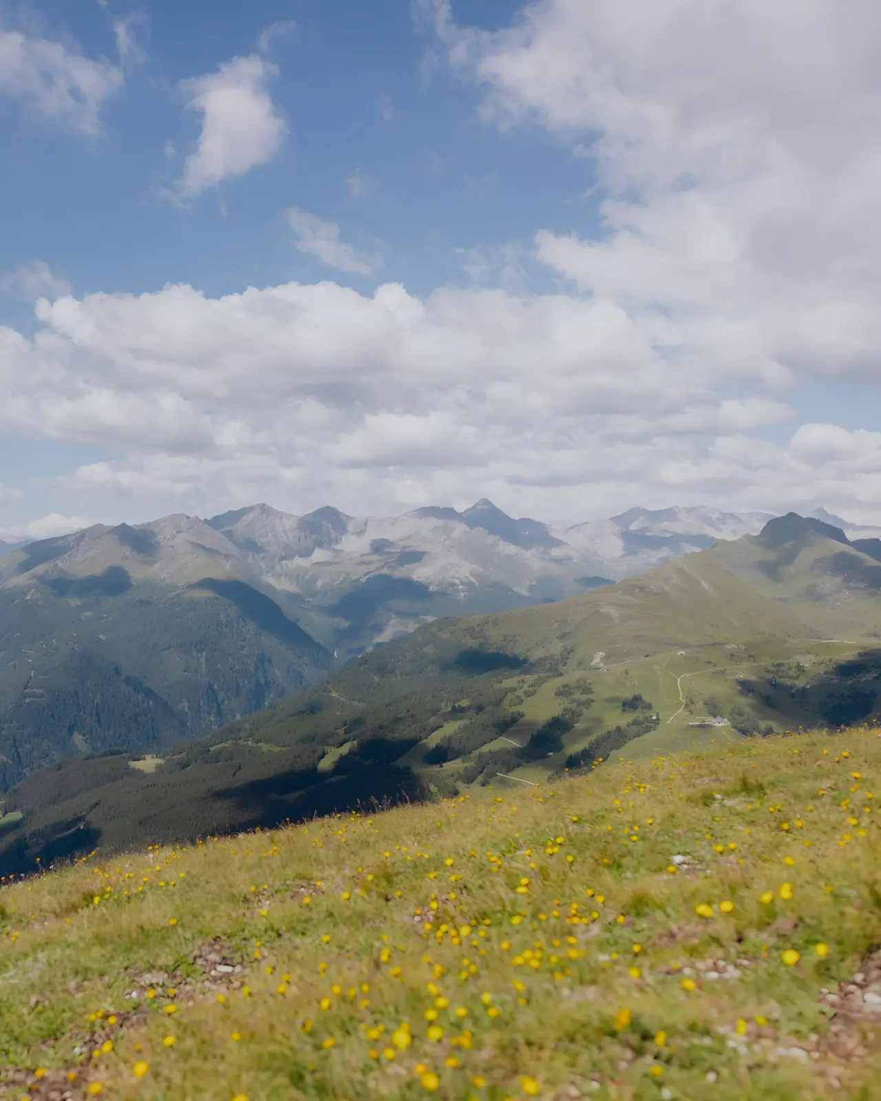 Das KATSCHBERG in Katschberghöhe – Malerisches Bergpanorama mit blühenden Wiesen | Wellnesshotel Kärnten