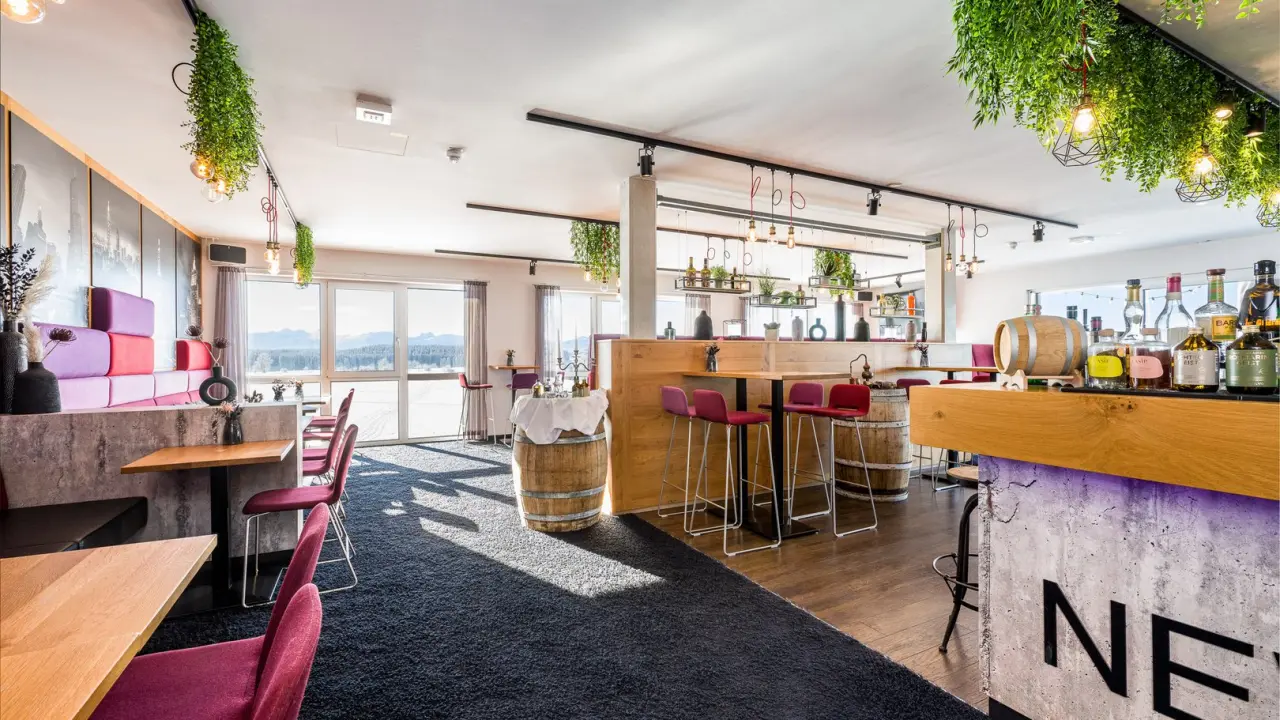 Hotel Das Weitblick Allgäu in Marktoberdorf – Modernes Restaurant mit Bar und Bergblick | Wellnesshotel Allgäu