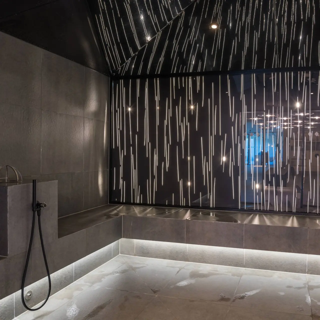 Land- & Wellnesshotel Panorama in Rückholz – Modernes Dampfbad mit Lichtdesign im Spa | Wellnesshotel Allgäu