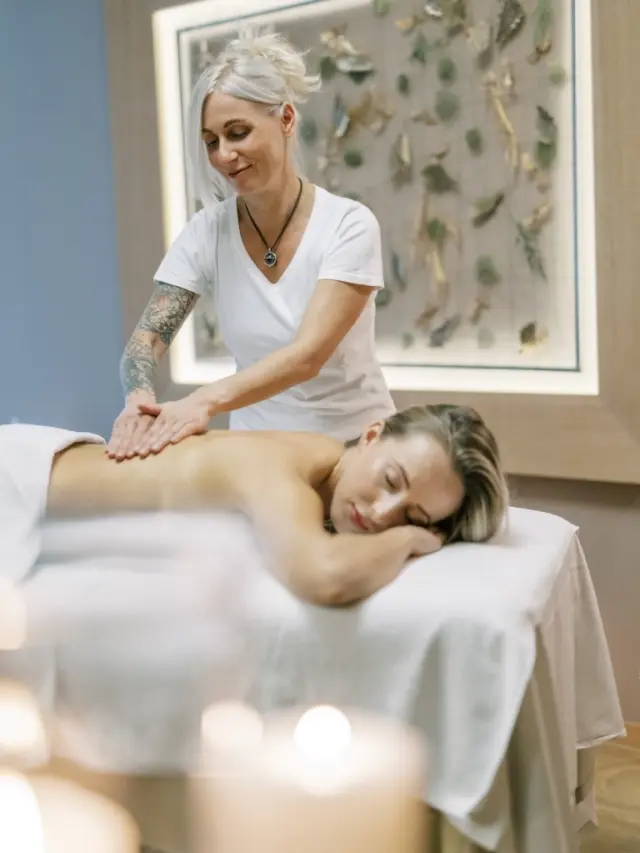 Garten-Hotel Ochensberger in St. Ruprecht an der Raab – Entspannende Rückenmassage im Spa | Wellnesshotel Steiermark