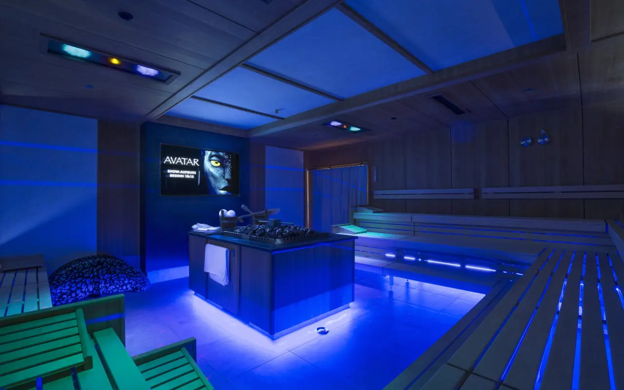 Romantik & Spa Alpen-Herz in Ladis – Moderne Sauna mit stimmungsvoller Beleuchtung | Wellnesshotel Tirol