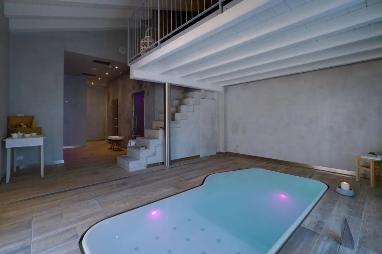 Ca 'Barbini Resort in Garda – Moderner Spa-Bereich mit Whirlpool und Entspannungszone | Wellnesshotel Gardasee