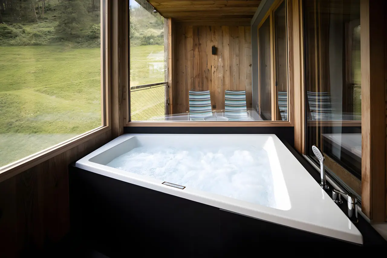 TONZHAUS in Senales – Sprudelnder Whirlpool mit Panoramablick | Wellnesshotel Südtirol