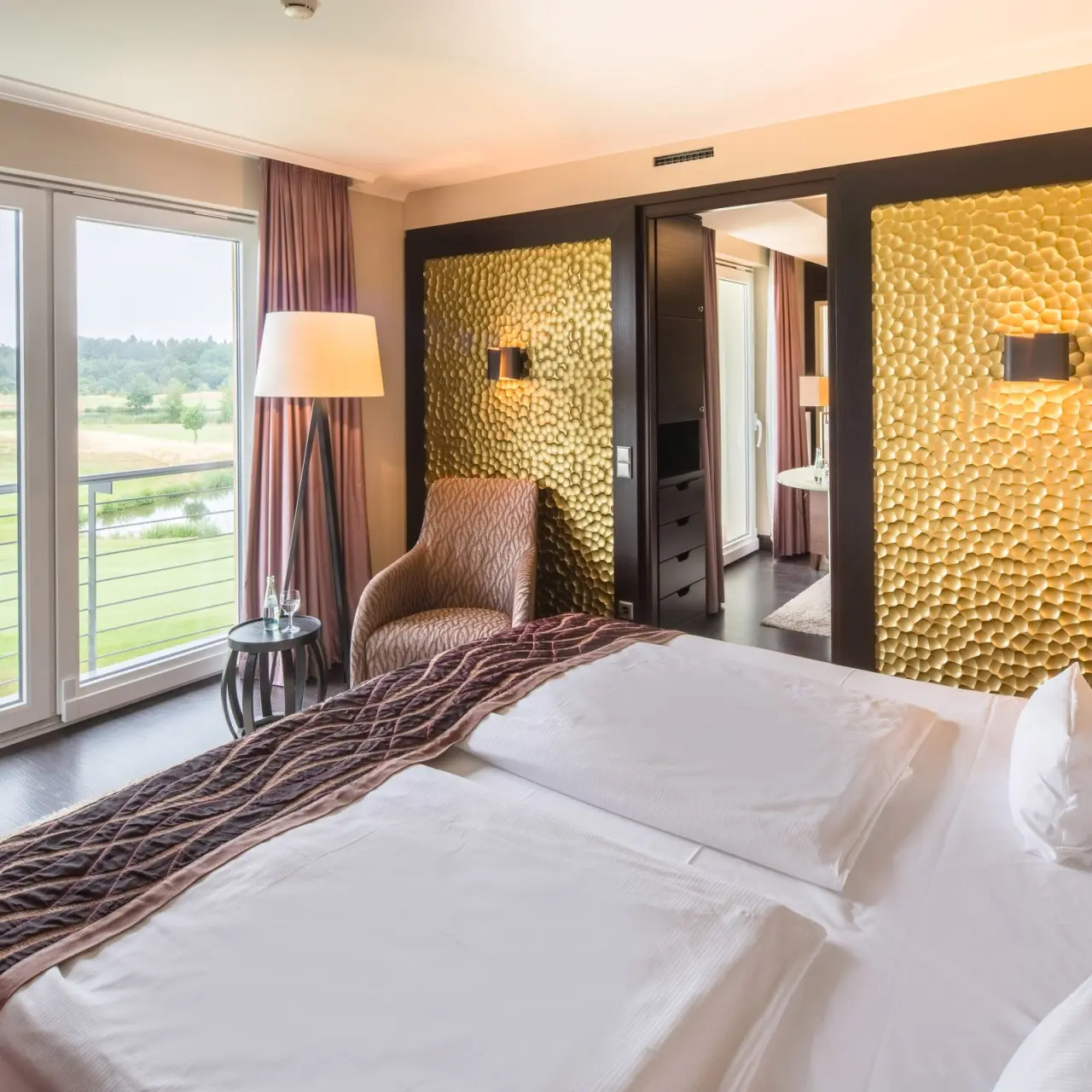 Castanea Resort Hotel in Adendorf – Elegantes Zimmer mit Blick ins Grüne und modernem Design | Wellnesshotel Lüneburger Heide