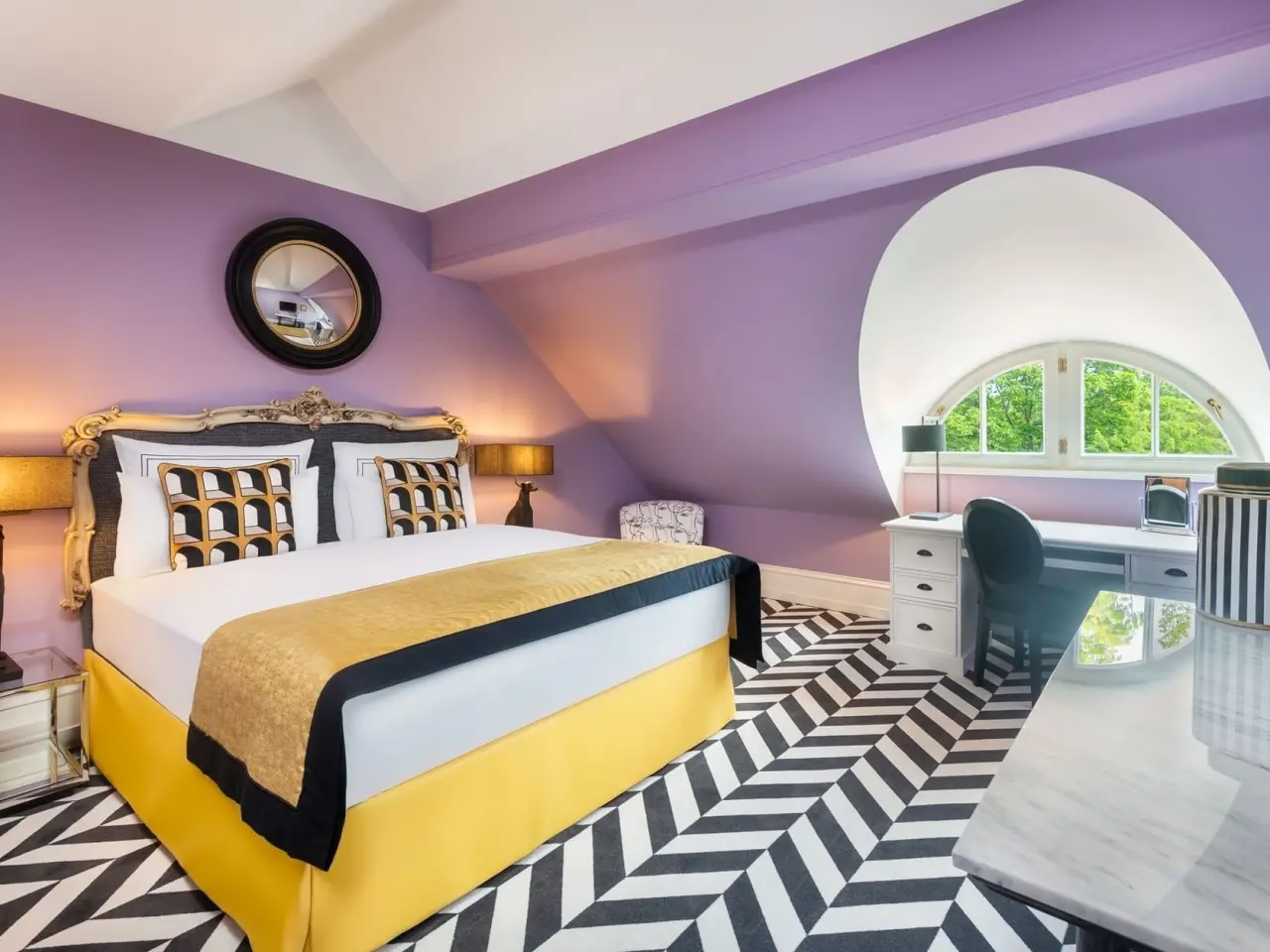 Patrick Hellmann Schlosshotel in Berlin – Luxuriöses Zimmer mit einzigartigem Design | Wellnesshotel Berlin