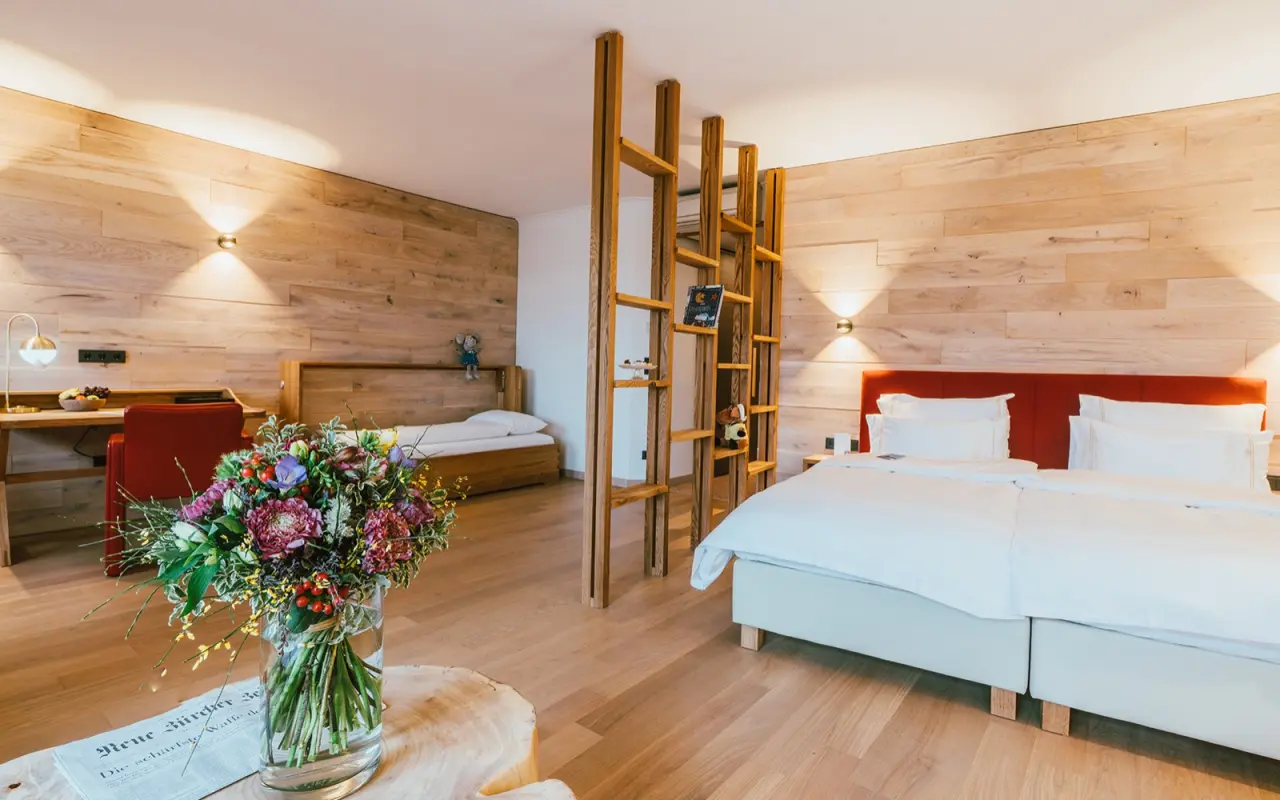 Hotel Reiters Finest Family in Bad Tatzmannsdorf – Gemütliches Familienzimmer mit Doppel- und Einzelbett | Wellnesshotel Burgenland