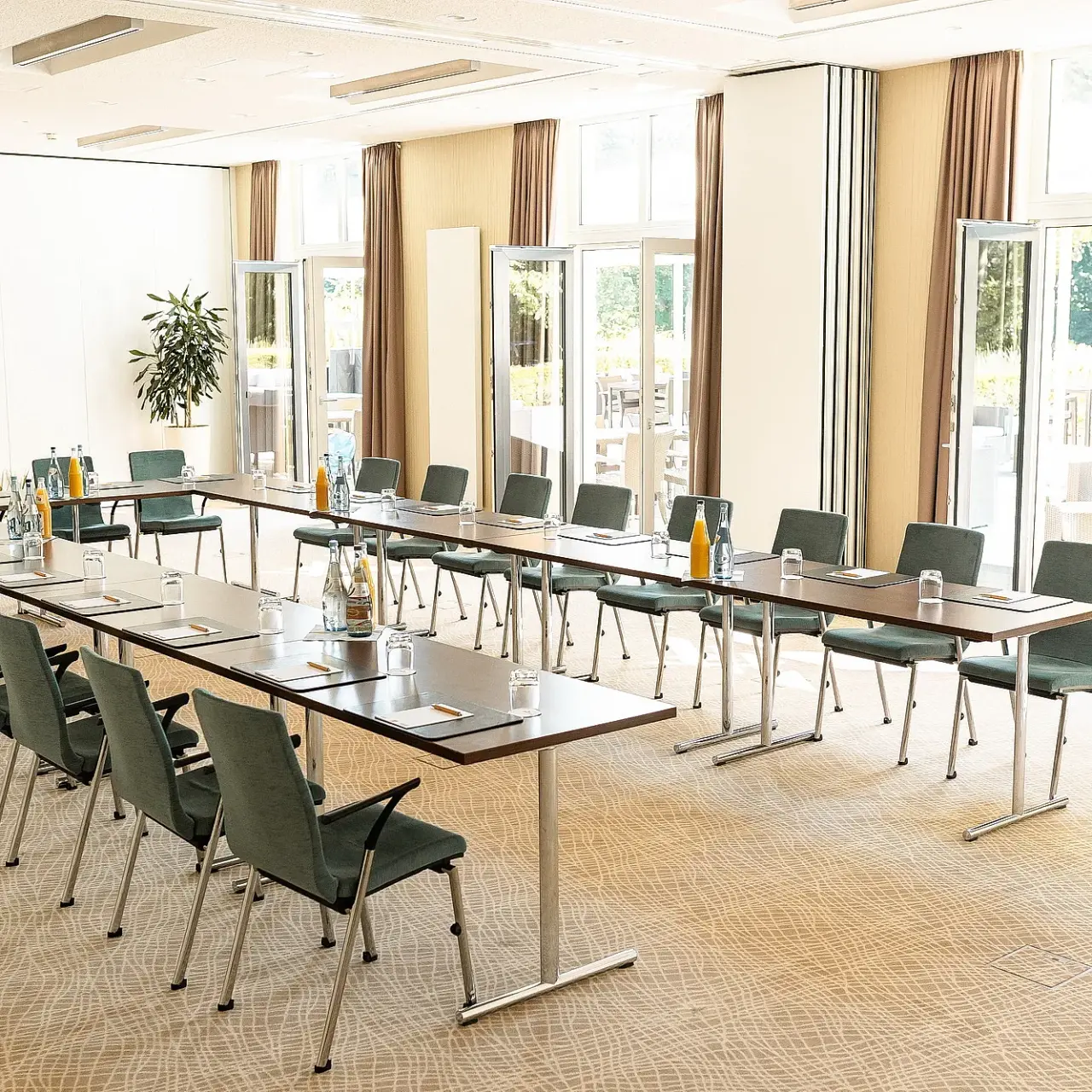 Upstalsboom Hotelresidenz & Spa Kühlungsborn in Kühlungsborn – Elegante Außenansicht des Hotels | Wellnesshotel Ostsee