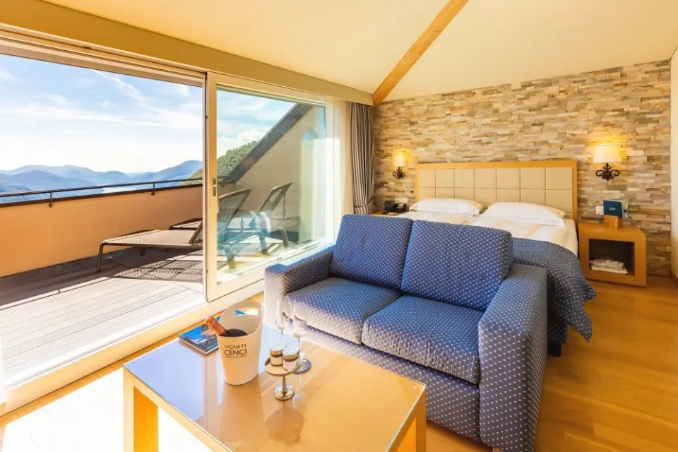 Kurhaus Cademario in Cademario – Hotelzimmer mit Balkon und atemberaubendem Seeblick | Wellnesshotel Tessin
