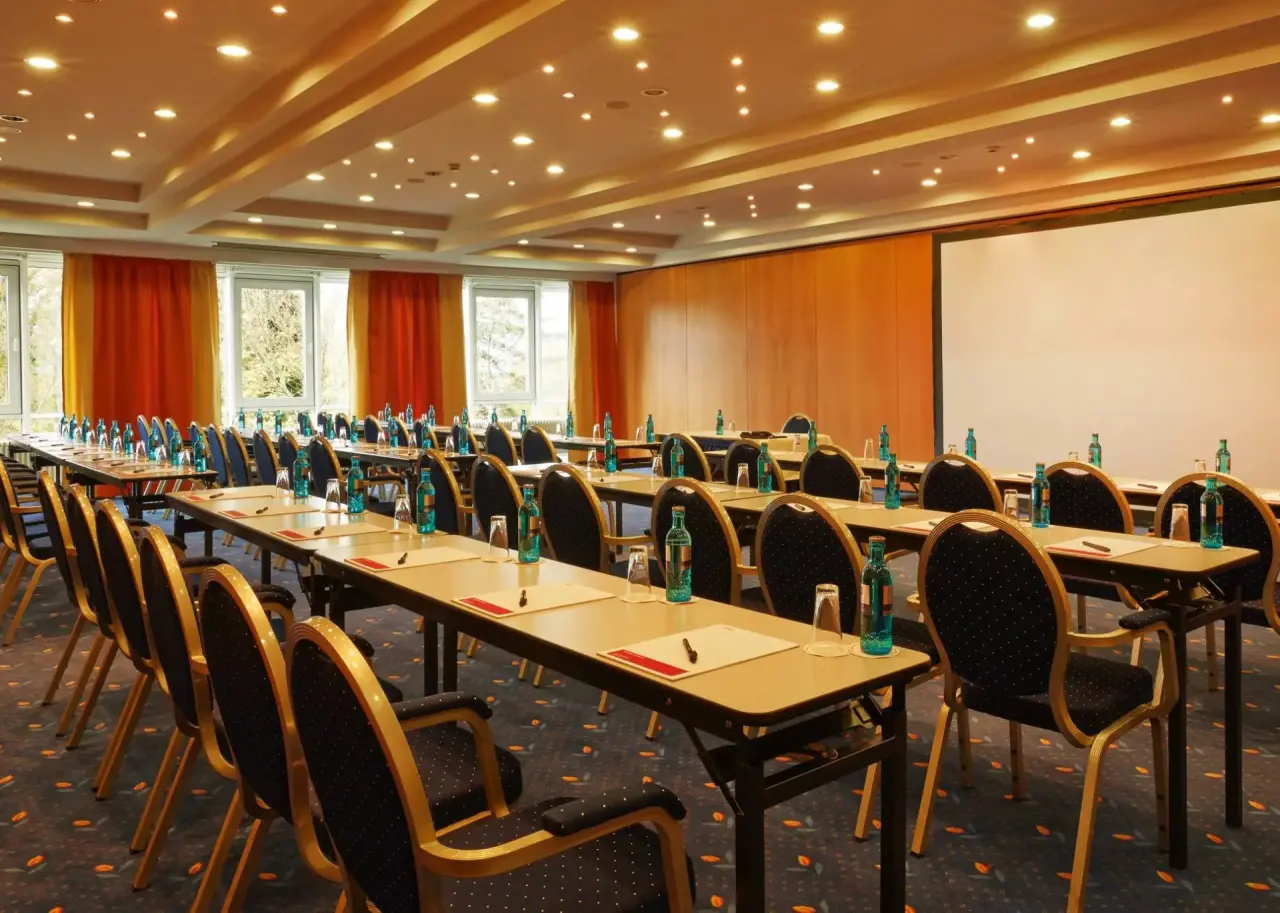 H+ Hotel & SPA Friedrichroda in Friedrichroda – Gut ausgestatteter Tagungsraum | Wellnesshotel Thüringer Wald