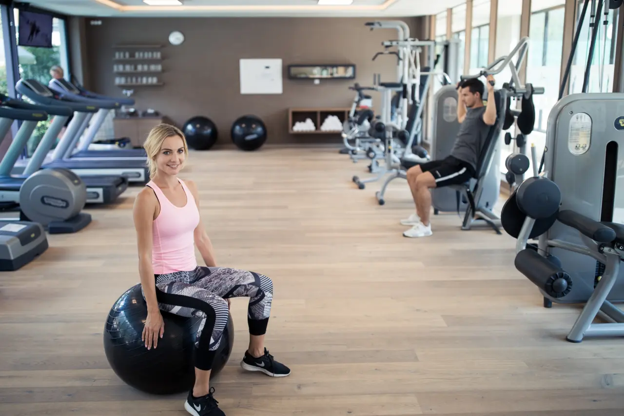 Hotel Prokulus in Naturns – Moderner Fitnessraum mit Trainingsgeräten | Wellnesshotel Südtirol