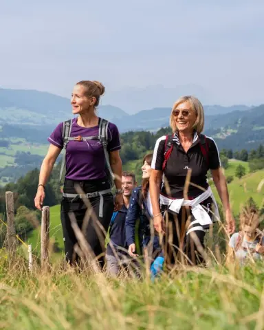 Sport- & Wellnesshotel Allgäu Sonne in Oberstaufen – Wandergruppe in den Allgäuer Bergen | Wellnesshotel Allgäu