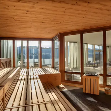 Sport- & Wellnesshotel Allgäu Sonne in Oberstaufen – Panorama-Sauna mit Bergblick | Wellnesshotel Allgäu