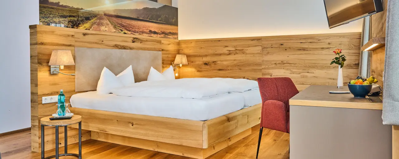 Landhotel Geyer in Kipfenberg – Komfortables Doppelzimmer mit Holzelementen | Wellnesshotel Altmühltal