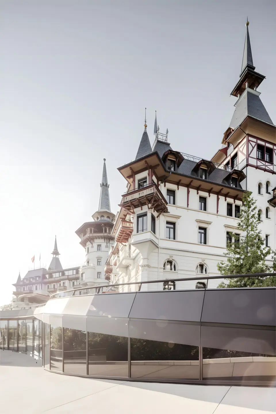 The Dolder Grand in Zürich – Detailansicht der historischen Hotelfassade mit Türmen | Wellnesshotel Zürich