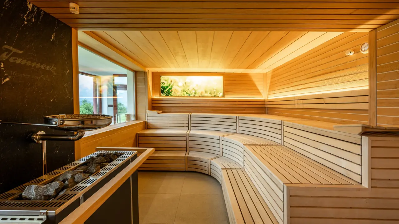 Allgäu Tanneck in Fischen im Allgäu – Moderne Holzsauna mit Ausblick | Wellnesshotel Allgäu