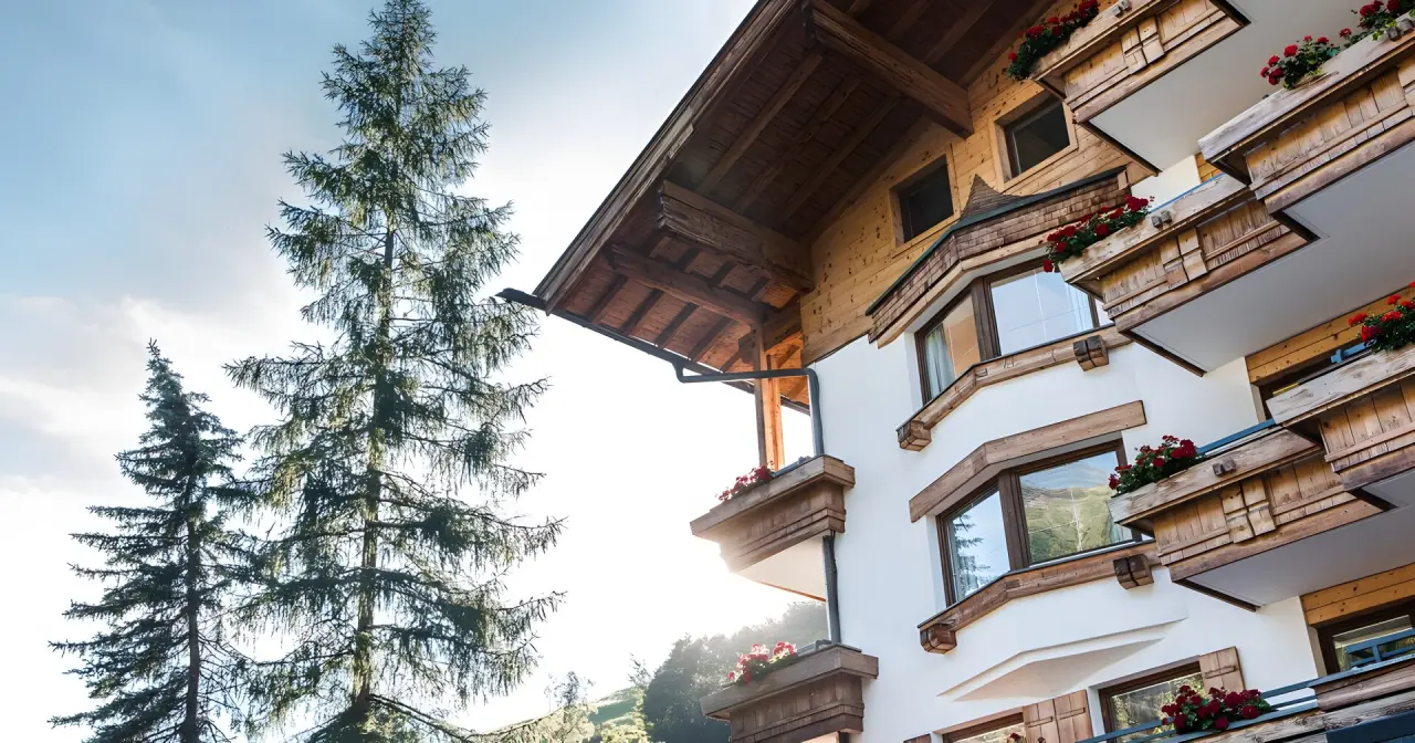 Familien- & Gartenhotel Theresia****S in Saalbach-Hinterglemm – Familie spielt gemeinsam im Hotel | Wellnesshotel Salzburger Land