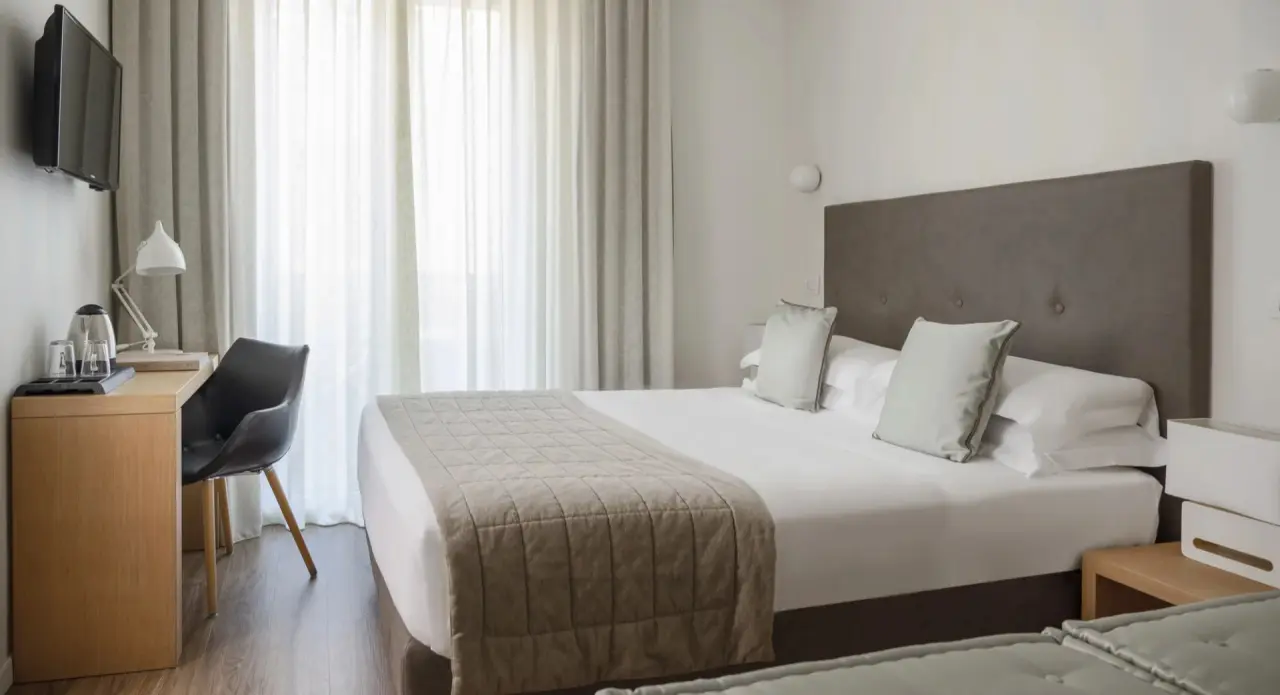 Hotel Select Suites & Spa in Riccione – Helles und komfortables Doppelzimmer mit Schreibtisch | Wellnesshotel Emilia-Romagna