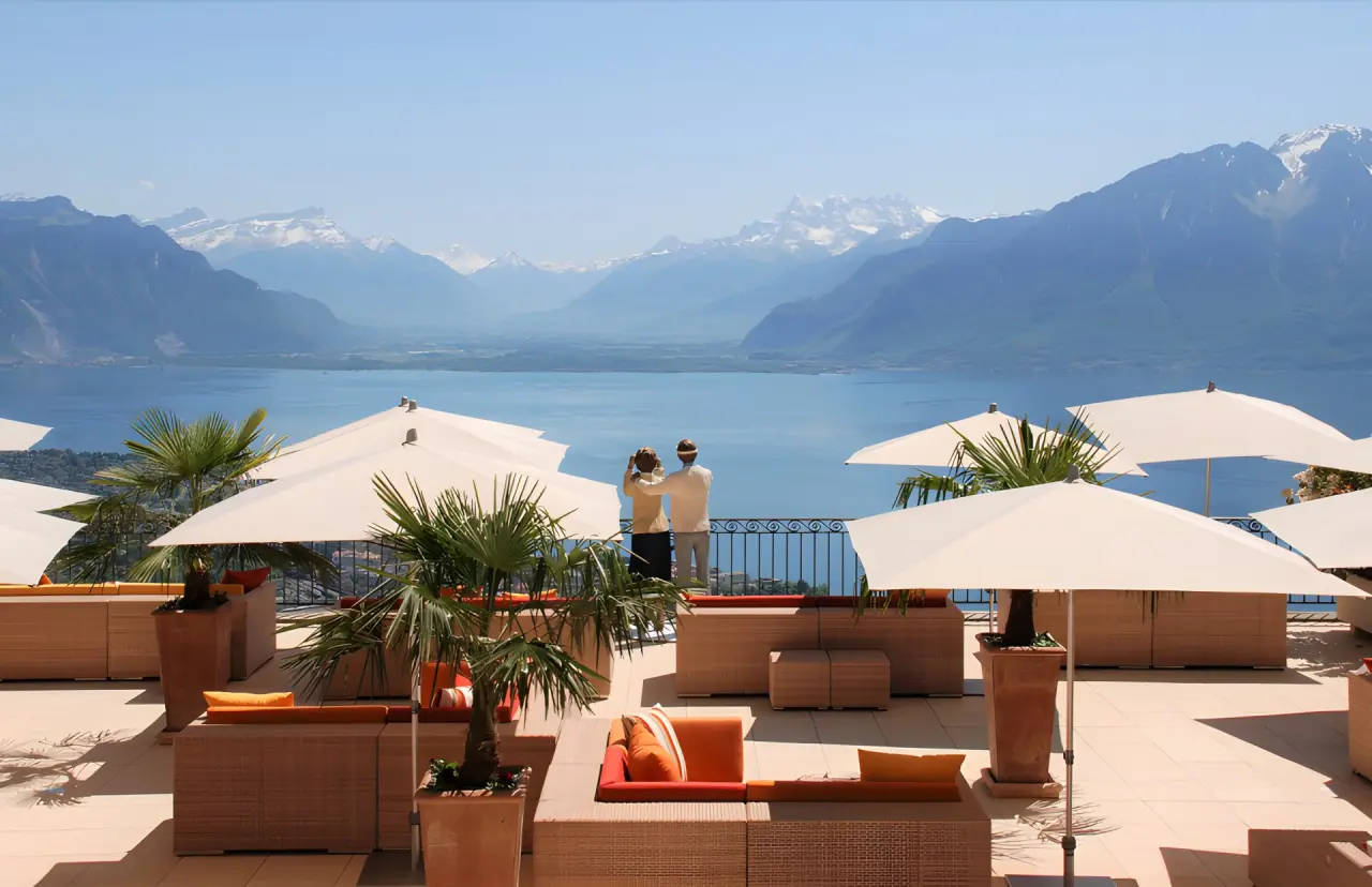 Le Mirador Resort & Spa in Lausanne – Sonnenterrasse mit Seeblick und Alpenpanorama | Wellnesshotel Genfersee