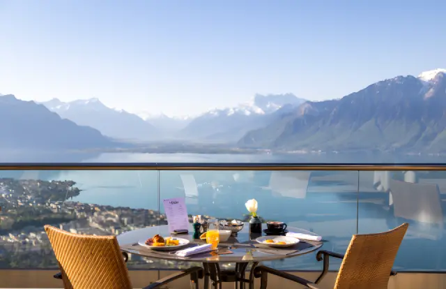 Le Mirador Resort & Spa in Lausanne – Frühstück mit Panoramablick auf den Genfersee | Wellnesshotel Genfersee