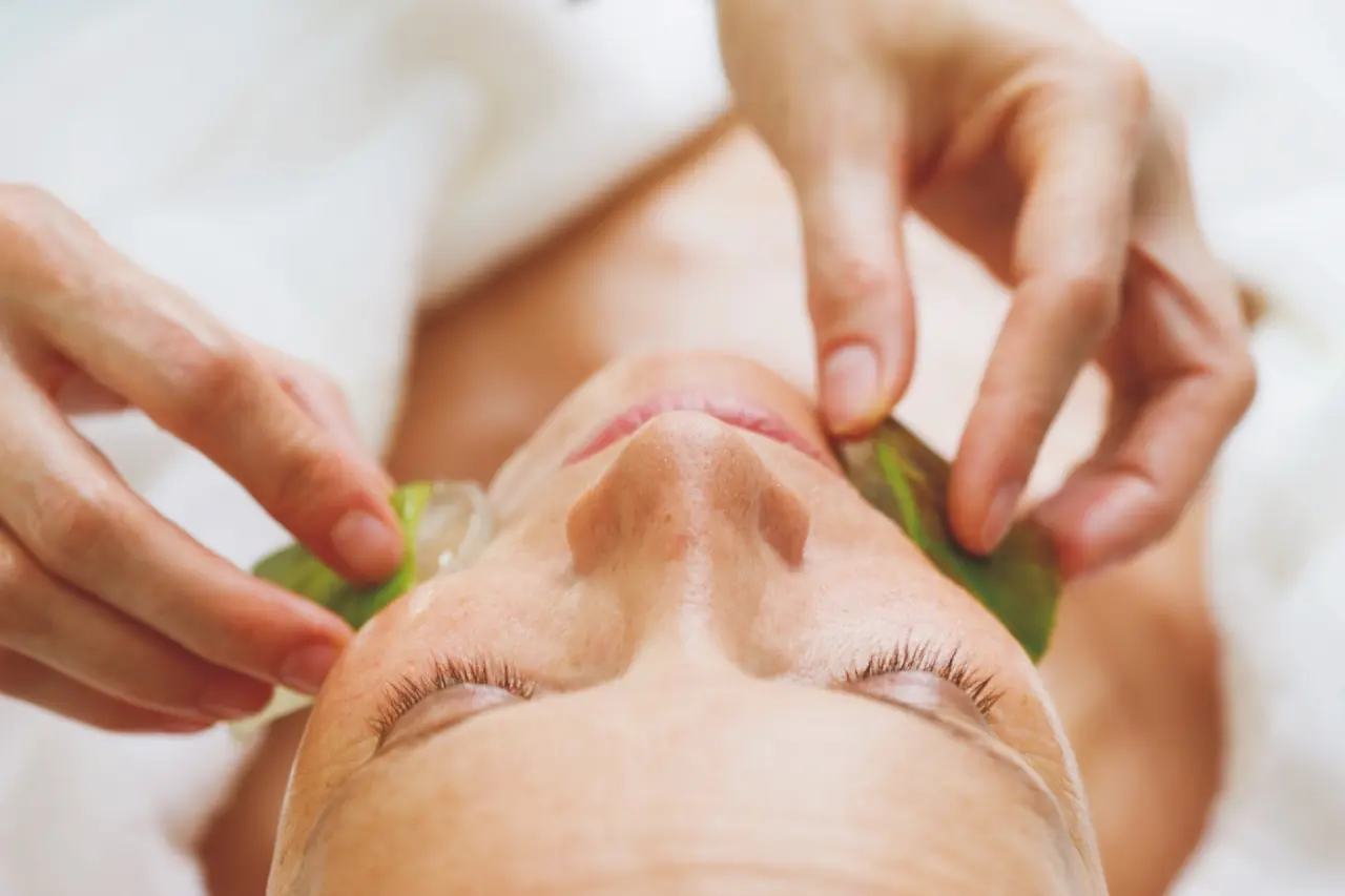 Tschuggen Grand Hotel in Arosa – Entspannende Gesichtsbehandlung im luxuriösen Spa | Wellnesshotel Graubünden
