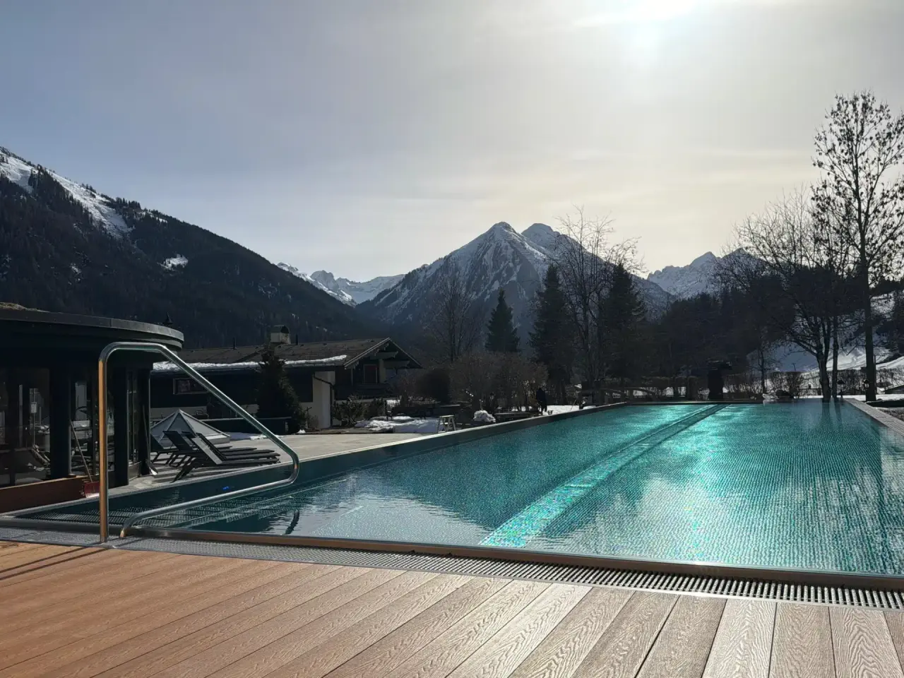 Hotel Alpenrose in Elbigenalp – Infinity-Außenpool mit beeindruckendem Bergpanorama | Wellnesshotel Lechtal