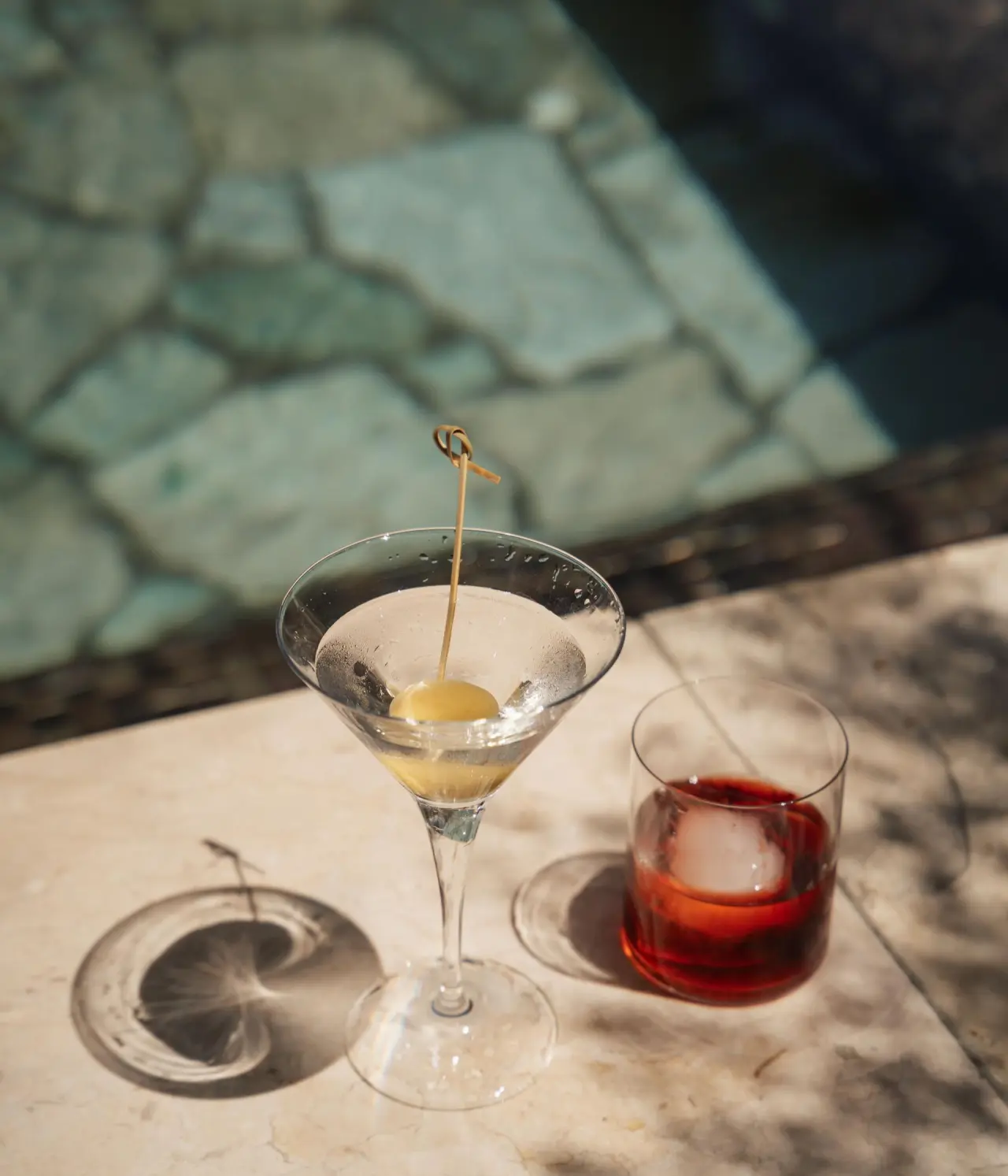 Hotel Elgus Nature Retreat in Brentonico – Frische Cocktails am Poolrand | Wellnesshotel Trentino