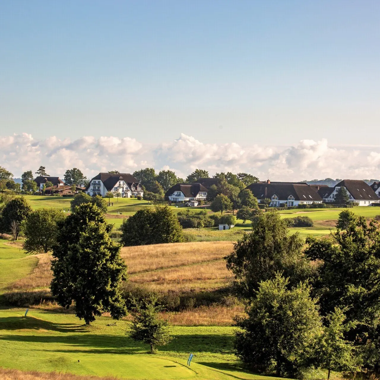 Balmer See - Hotel·Golf·Spa in Benz – Hotelanlage eingebettet in grüne Hügellandschaft | Wellnesshotel Usedom