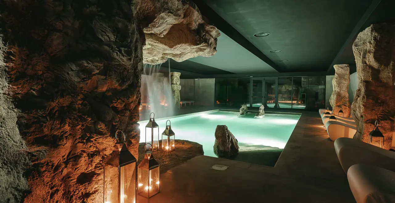 Argentario Lagoon Resort & Spa in Monte Argentario – Exklusiver Indoor-Spa-Pool mit Wasserfall | Wellnesshotel Toskana