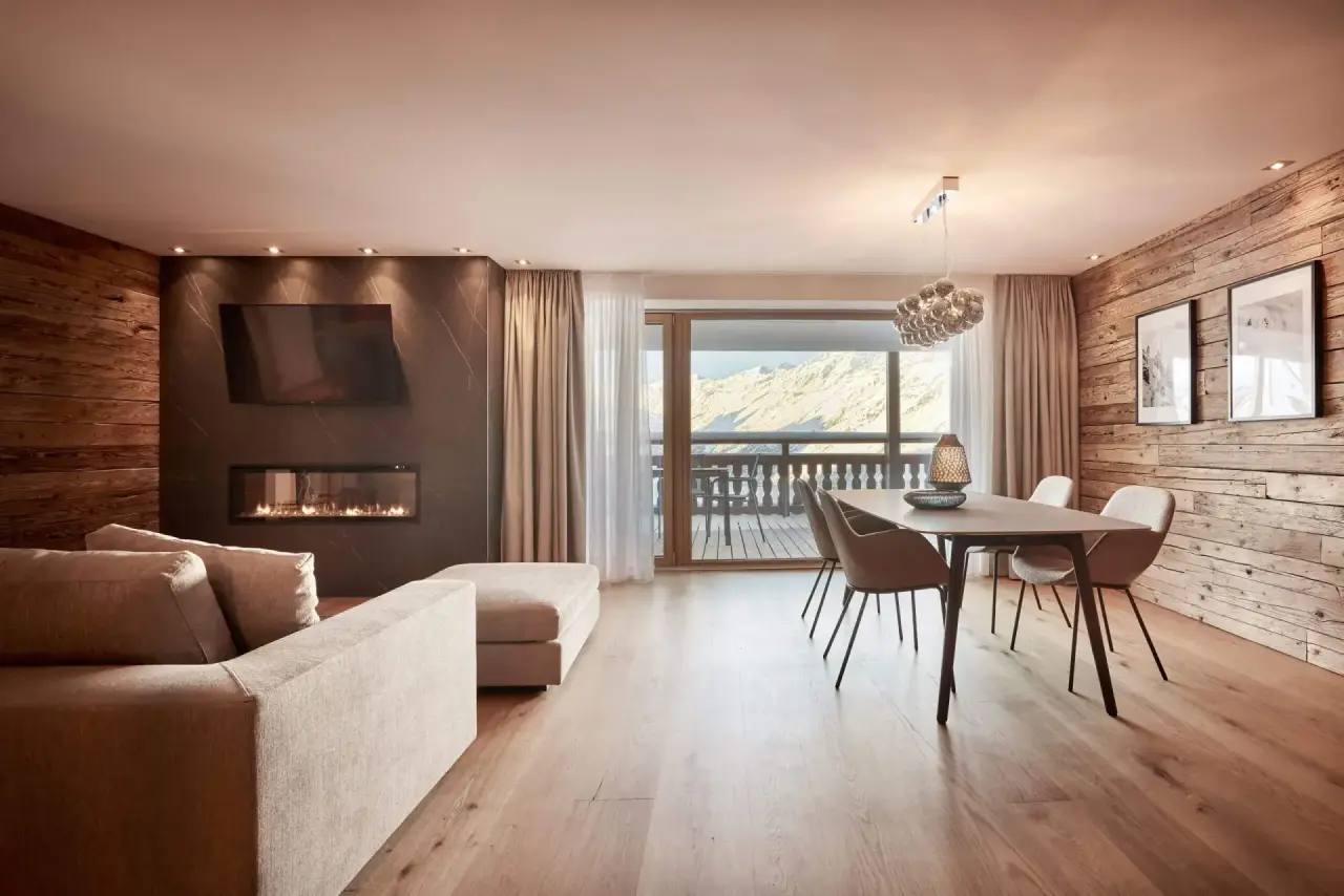 Top Hotel Hochgurgl in Hochgurgl – Gemütliche Suite mit Kamin und Bergblick | Wellnesshotel Tirol