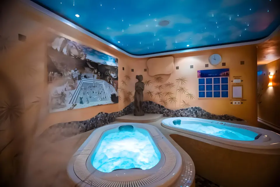 Kurhotel Hochsauerland 2010 in Willingen – Entspannende Whirlpools im thematischen Spa-Bereich | Wellnesshotel Sauerland