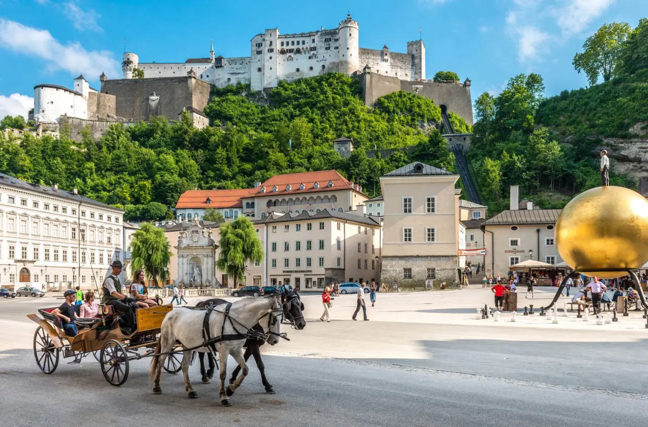 Romantik Spa Hotel Elixhauser Wirt in Elixhausen bei Salzburg – Festung Hohensalzburg und Altstadt | Wellnesshotel Salzburg