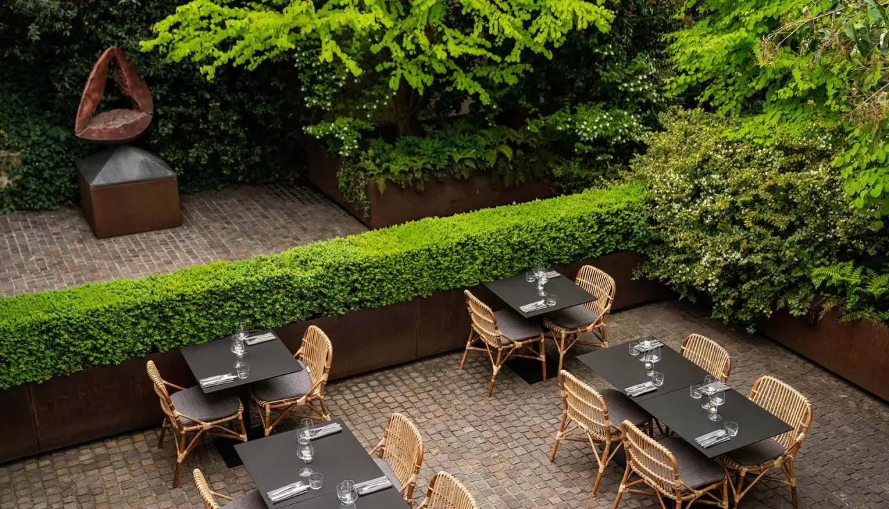 C-HOTEL&SPA in Cassago Brianza – Entspannende Rückenmassage im Spa-Bereich | Wellnesshotel Lombardei
