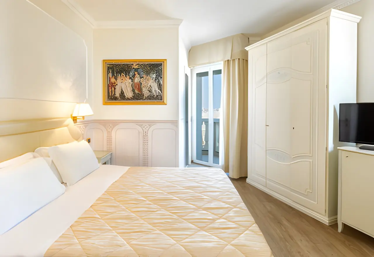 Hotel Baia Imperiale & SPA in Rimini – Helles Doppelzimmer mit Balkonzugang | Wellnesshotel Adria