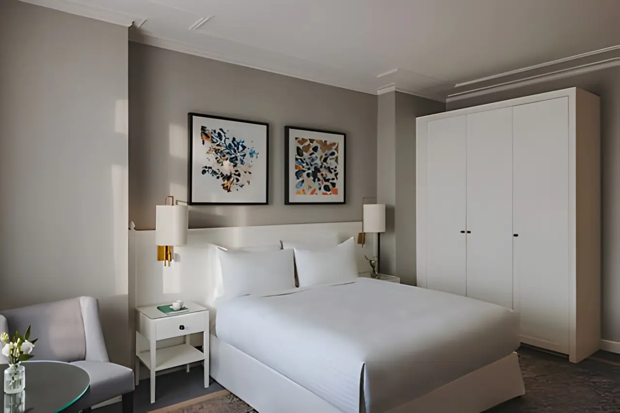 Fairmont - Montreux Palace in Lausanne – Modernes Doppelzimmer mit elegantem Dekor | Wellnesshotel Genfersee-Region