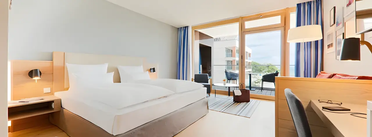 Upstalsboom Wyk auf Föhr in Norddorf – Komfortables Doppelzimmer mit Balkonzugang | Wellnesshotel Nordsee