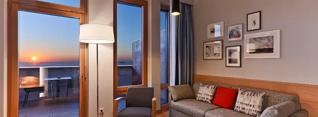 Upstalsboom Wyk auf Föhr in Norddorf – Hotelzimmer mit Meerblick und Sonnenuntergang vom Balkon | Wellnesshotel Nordsee