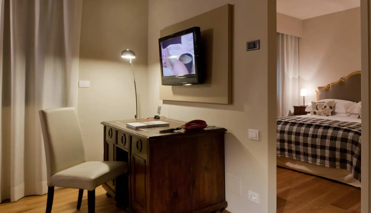 Park Hotel ai Cappuccini in Gubbio – Komfortables Hotelzimmer mit Schreibtisch und TV | Wellnesshotel Umbrien