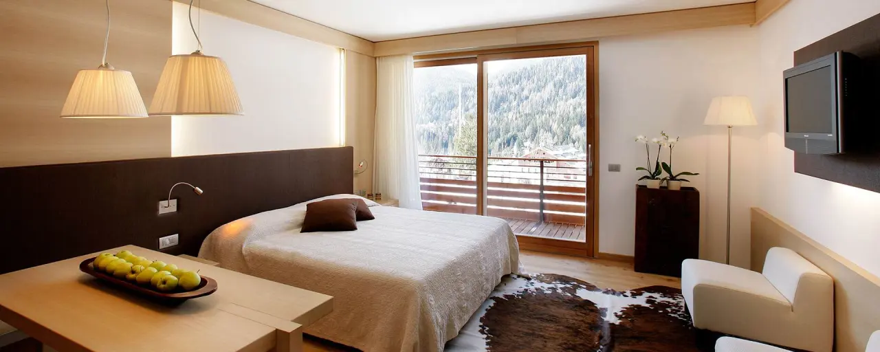 Parkhotel Ladinia Dolomiti SPA Resort in San Vito di Cadore – Komfortables Doppelzimmer mit Balkon | Wellnesshotel Dolomiten