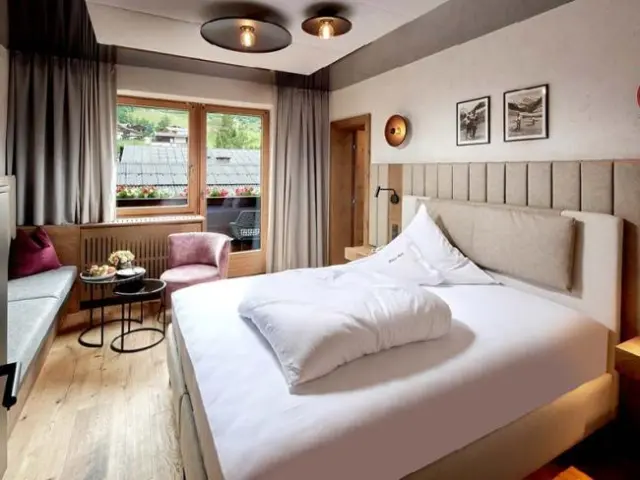 Relais & Châteaux Spa Hotel Jagdhof in Neustift im Stubaital – Komfortables Doppelzimmer mit Bergblick | Wellnesshotel Stubaital