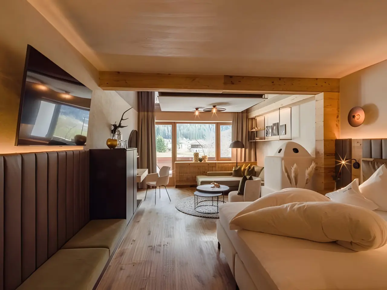 Relais & Châteaux Spa Hotel Jagdhof in Neustift im Stubaital – Moderne, offene Suite mit stilvollem Design | Wellnesshotel Stubaital