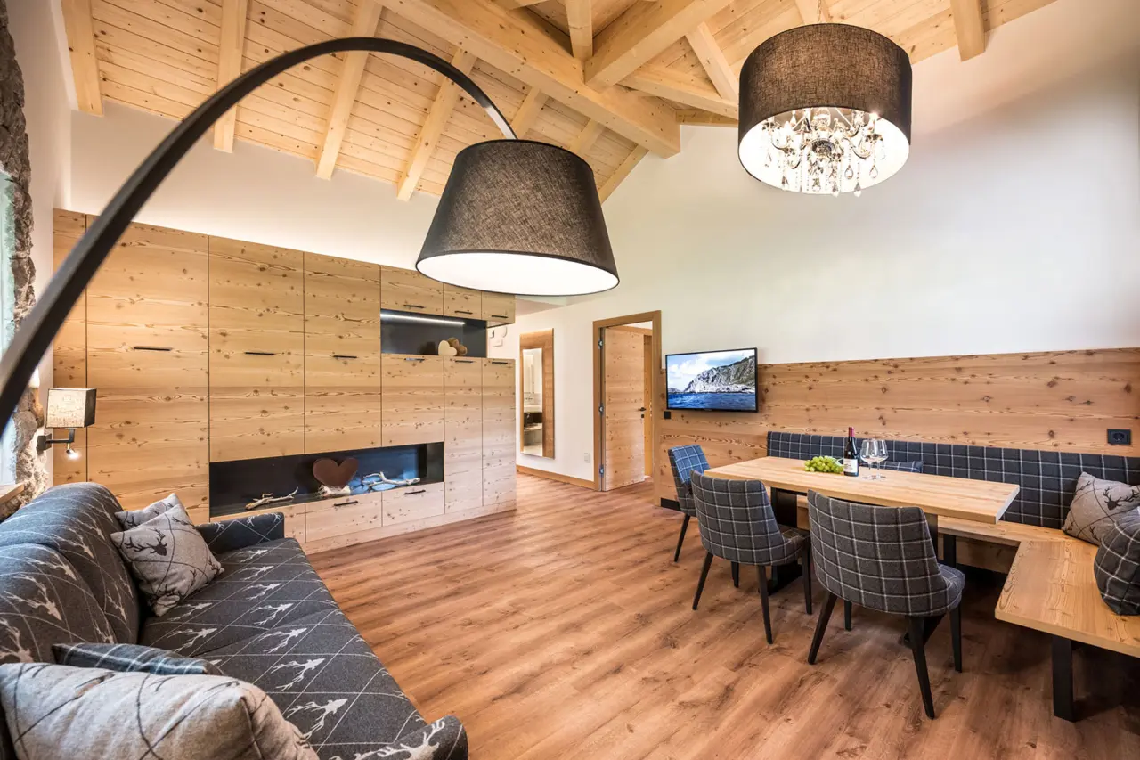 Residence Montana in Kastelruth – Gemütliches Apartment mit Wohn- und Essbereich aus hellem Holz | Wellnesshotel Südtirol